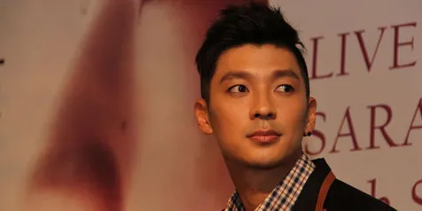 Buka Baju Saat Konser, Tim Hwang Buat Penonton Histeris