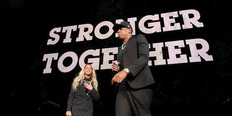 Beyonce dan Jay Z Kejutkan Fans Dengan Beasiswa 1,5 Miliar di Konser Mereka