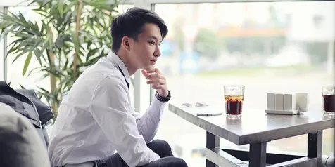 Cari Tahu Jenis Jam Tangan yang Bikin Kegantengan Zodiak Cancer Bertambah