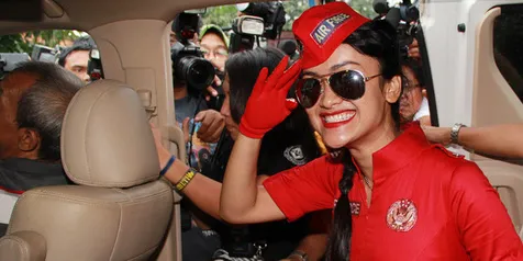 Celetukan Lucu Julia Perez di Luar Lapas