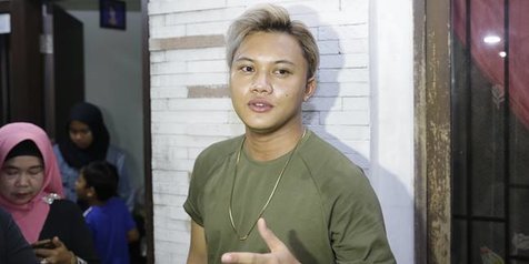 Cerita Perjuangan Sule Dan Mendiang Lina Rawat Rizky Febian Yang Lahir Prematur Diprediksi Bertahan Hidup Sampai Usia 6 Bulan Saja Kapanlagi Com