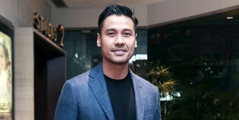 Chicco Jerikho Dapat Penghargaan WWF Atas Kepedulian Terhadap Gajah Indonesia