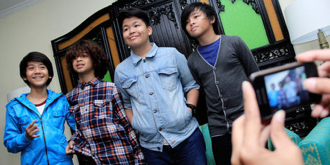 Coboy Junior Siap Pecahkan Rekor Konser Di Pesawat - KapanLagi.com