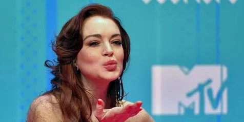 Comeback Lindsay Lohan di MTV EMAs 2018, Lakukan Kesalahan di Atas Panggung
