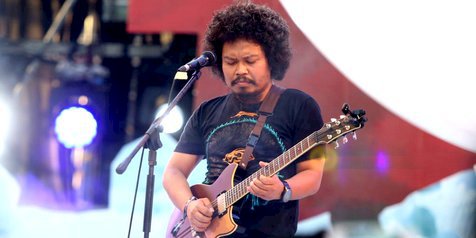 Cover Lagu 'Akad' Laris Manis, Frontman Payung Teduh Beri Pernyataan