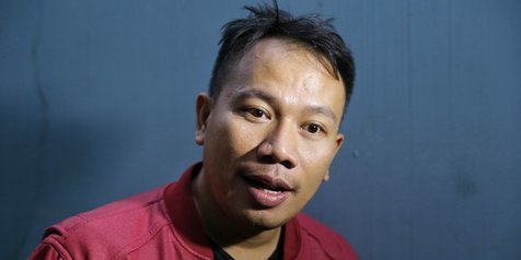 Curhatan Pilu Masa Kecil Vicky Prasetyo Keluarga Tak Harmonis Ibu Sering Dipukuli Ayah Kapanlagi Com