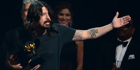 Dave Grohl Ungkap Foo Fighters Akan Berkolaborasi Dengan Pop Star