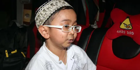 Demi Anak, Daus Mini Tetap Silaturahmi Dengan Yunita