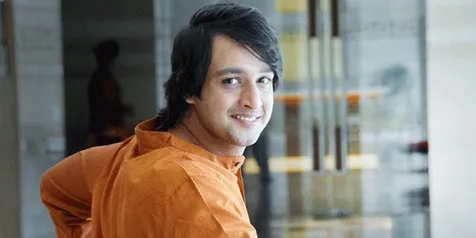 Di Jakarta, Saurabh Raj Jain Peluk Mesra Aktris Sinetron Cantik!