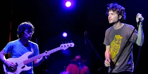 Diabaikan, Ra Ra Riot Tetap Santai di Love Garage 2013