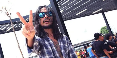 Divonis 9 Bulan Penjara Atas Kasus Narkoba, Ello Terlihat Bahagia