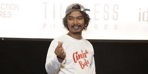 Dodit Mulyanto Lamar Kekasih Saat Makan Bakso di Tepi Jalan, Kejutan Ulang Tahun
