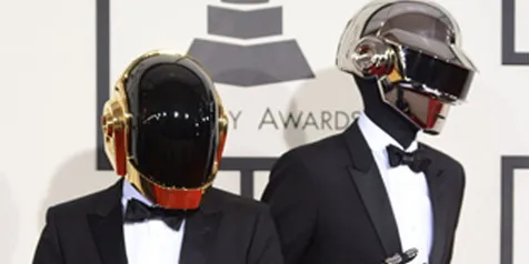 Edan! Pria Ini Cover Lagu Daft Punk Hanya Bermodalkan Pipa PVC