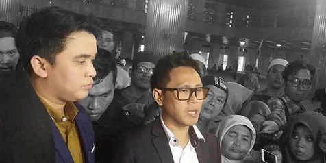 Eko Patrio & Billy Syahputra Saling 'Sindir' di Nikahan Vicky - Angel