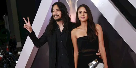 Ello Kedapatan Manggung Lagi, Aurelie Moeremans Tegaskan Kekasihnya Belum Bebas