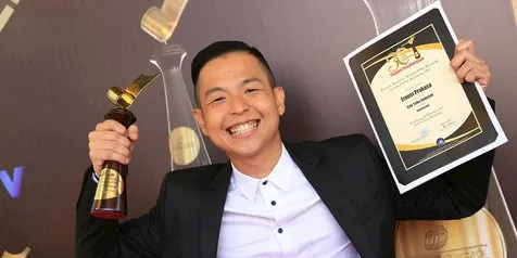 Speaker Ernest Prakasa Sineas Muda Jenius Satukan Komika Indonesia Kapanlagi Com