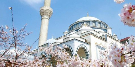 Fakta-Fakta Unik Masjid Camii Tokyo, Tempat Menikah Syahrini dan Maia Estianty
