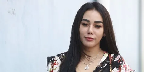 Foto di Bath Tub Tuai Kontroversi, Bebby Fey: Masa Mandi Pakai Baju?