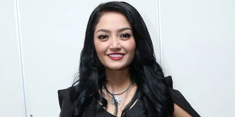 [FOTO] Jadi Perbincangan, Siti Badriah Pamer Pamer Paha 