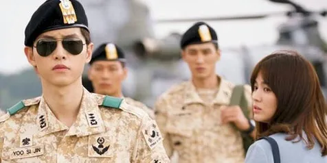 Foto Kelulusan Akademi Militer Kapten Ganteng Yoo Si Jin 'DOTS'