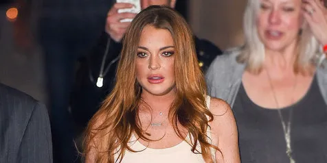 FOTO: Liburan di Pantai Thailand, Lindsay Lohan Pakai Burkini