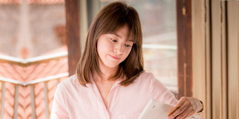 FOTO Pakai Baju Santai di Rumah  Song  Hye  Kyo  Tetap 