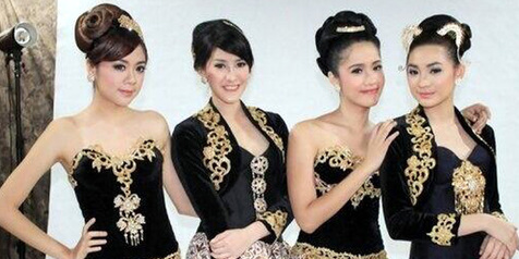  Foto Pakai  Kebaya  dan Batik Princess Sangat Indonesia 