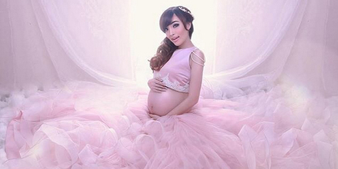 FOTO: Selamat! Angel Chibi Dikaruniai Putri Pertama yang ... - 476 x 238 jpeg 67kB