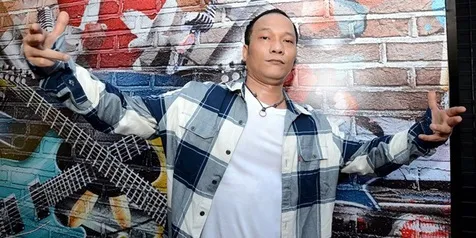 FOTO: Selamat! Istri Melahirkan, Iwa K Dikaruniai Bayi Perempuan