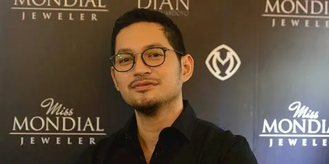 Gaji Pertama Jadi VJ MTV, Evan Sanders Berikan Hadiah Ini Pada Ibunya