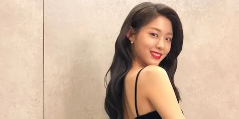 Gaun Hitam Seolhyun AOA di 54th Baeksang Awards Hampir Rp 300 Juta