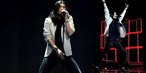 Gaya Ngangkang, Virzha Lebih Keren Dari Ariel! - KapanLagi.com
