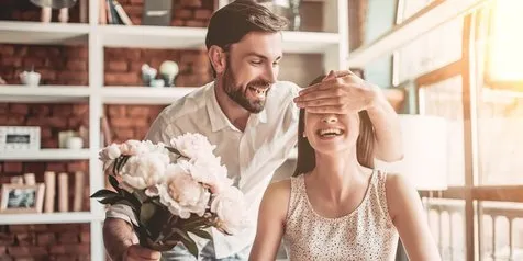 Gifting Season Moment ala Film Hollywood yang Bisa Ditiru Sebagai Kejutan Manis untuk Si Dia