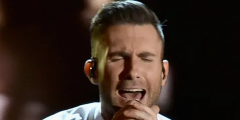 Gila-Gilaan Bareng Adam Levine Cukup dengan 500 Ribu!