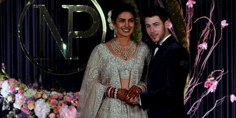 Hadir di Resepsi Delhi, PM India Beri Kado Ini Buat Priyanka Chopra dan Nick Jonas
