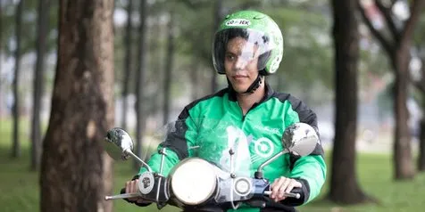 Harganya Puluhan Juta, Koleksi Baru Gucci Ini Mirip Dengan Jaket Gojek