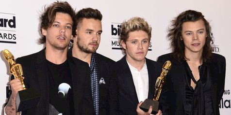 Harry Styles & Para Personel 1D Bersaing di 'Teen Choice Awards'