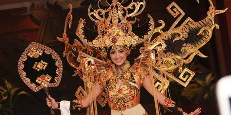 Ikuti Miss International, Elfin Pertiwi Kenakan Kostum Bermahkota