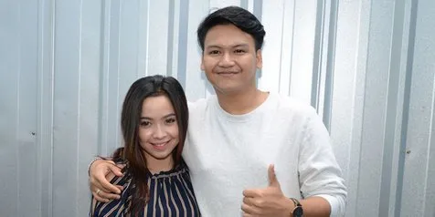 Ilham SMASH Nikmati Hari Bersama Istri Yang Tengah Mengandung