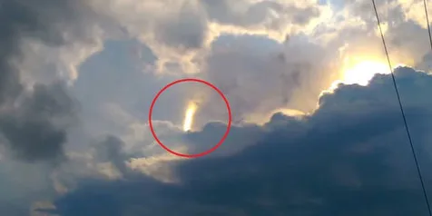 Ini Video Cahaya Misterius di Langit Indiana Yang Bikin Gempar