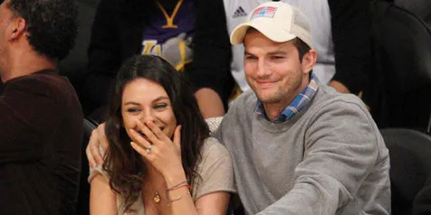 Intim Sebelum Nikah, Cara Mila Kunis Jalin Asmara Bersama Ashton