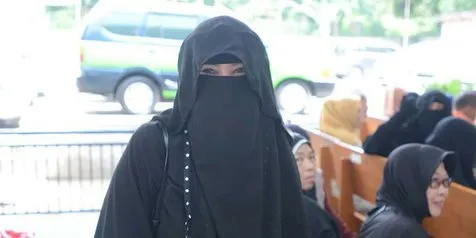 Jadi Saksi Sidang Cerai, Sahabat Indadari Menangis