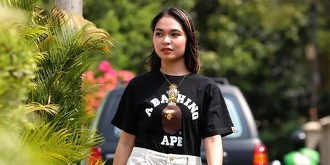 Jadwal Geisha Padat, Regina Poetiray Rayakan Natal dan Tahun Baru di Jakarta
