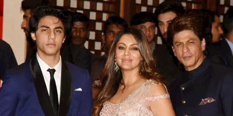 Jahil ke AbRam Khan, Aryan Khan Justru Dipuji Karena Posenya Ganteng Abis