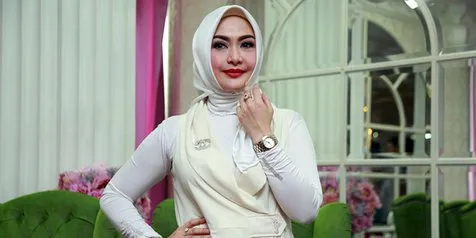 Jalani Pola Hidup Sehat, Edies Adelia Akui Jadi Lebih Muda