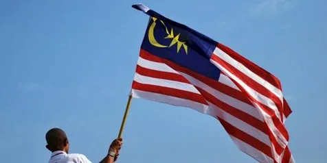 Jangankan Indonesia, Suporter Malaysia Terbalik Bentangkan Bendera Negara Sendiri