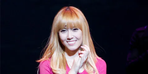 Jessica Girls Generation Lakukan Selca Mirip Kucing