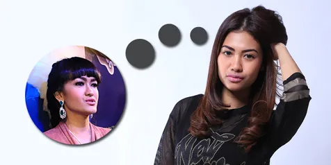 Jupe Selalu Dekat Dengan Pemain Bola, Della Perez: Itu Hukum Alam