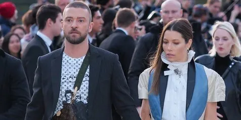 Justin Timberlake Kembali Pakai Cincin Kawin Usai Minta Maaf