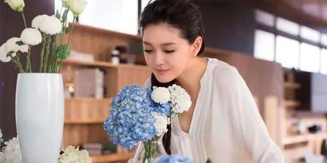 Kemunculan Perdana Barbie Hsu Pasca Melahirkan Anak ke-2